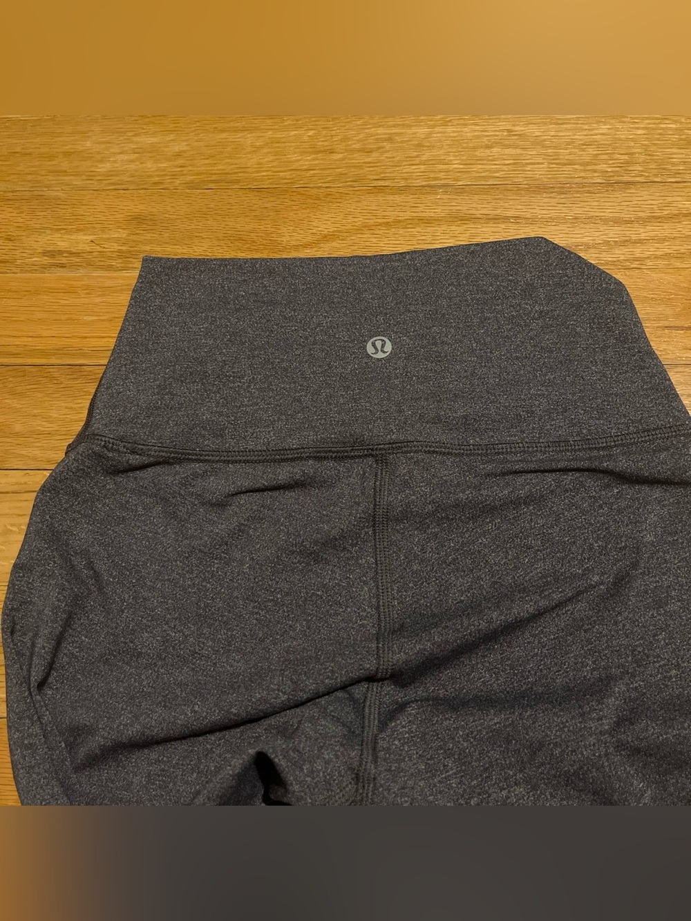 Lululemon High-Rise Workout Leggings in heathered gray color size 4